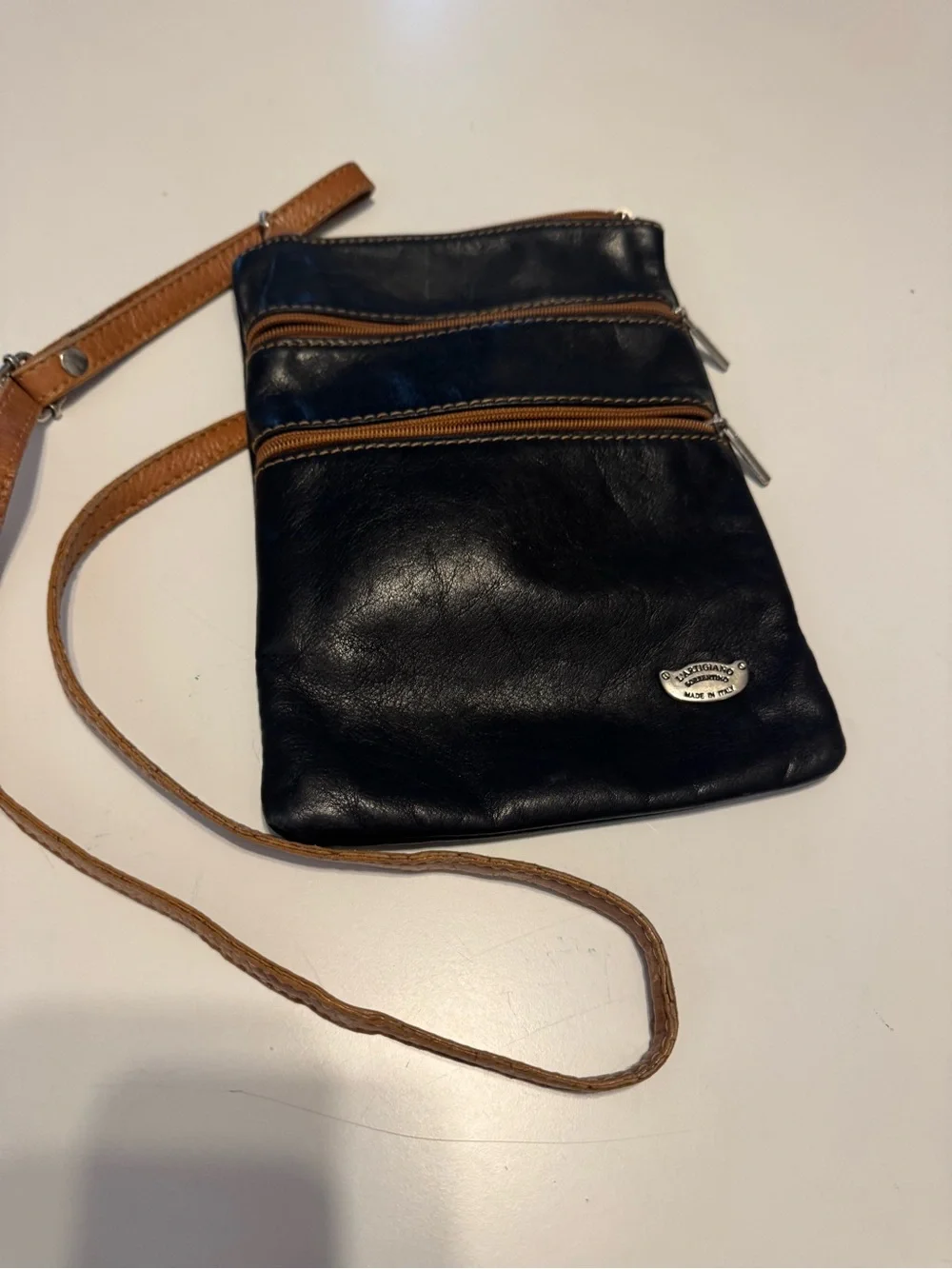 L’Artigiano Made in Italy Black Leather Crossbody Bag Multi Zip Organizer Purse